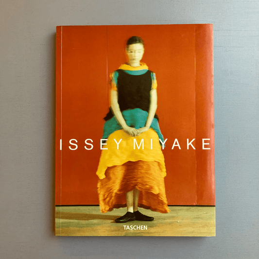 Issey Miyake - TASCHEN 1995